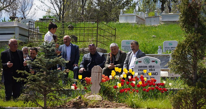 Sarıyer Belediye Başkanı Şükrü Genç, Merhum Şahin Yılancı’nın mezarını ziyaret etti