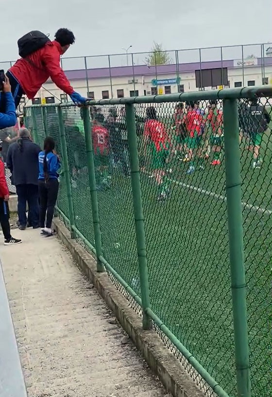 Liseler arası futbol turnuvasında tekmeli-yumruklu kavga   