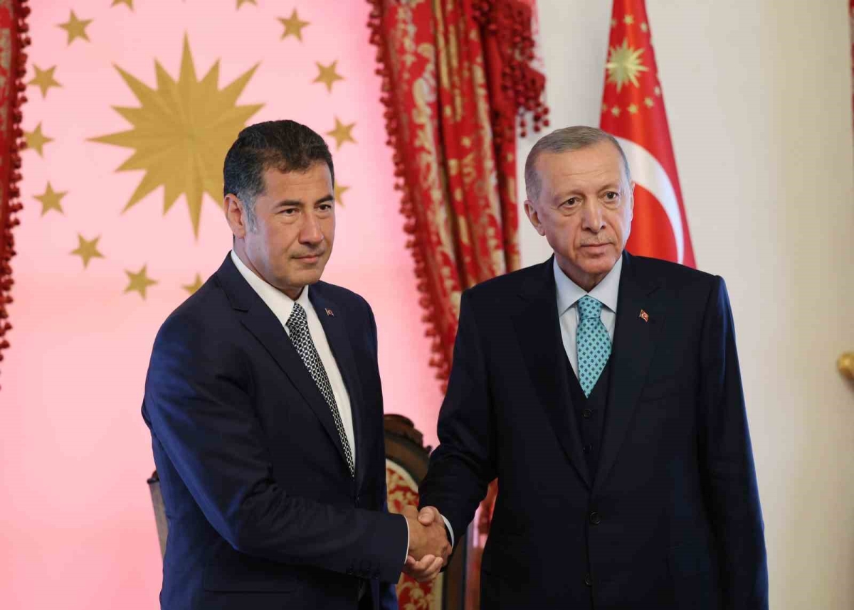 Cumhurbaşkanı Erdoğan, Sinan Oğan’ı kabul etti
