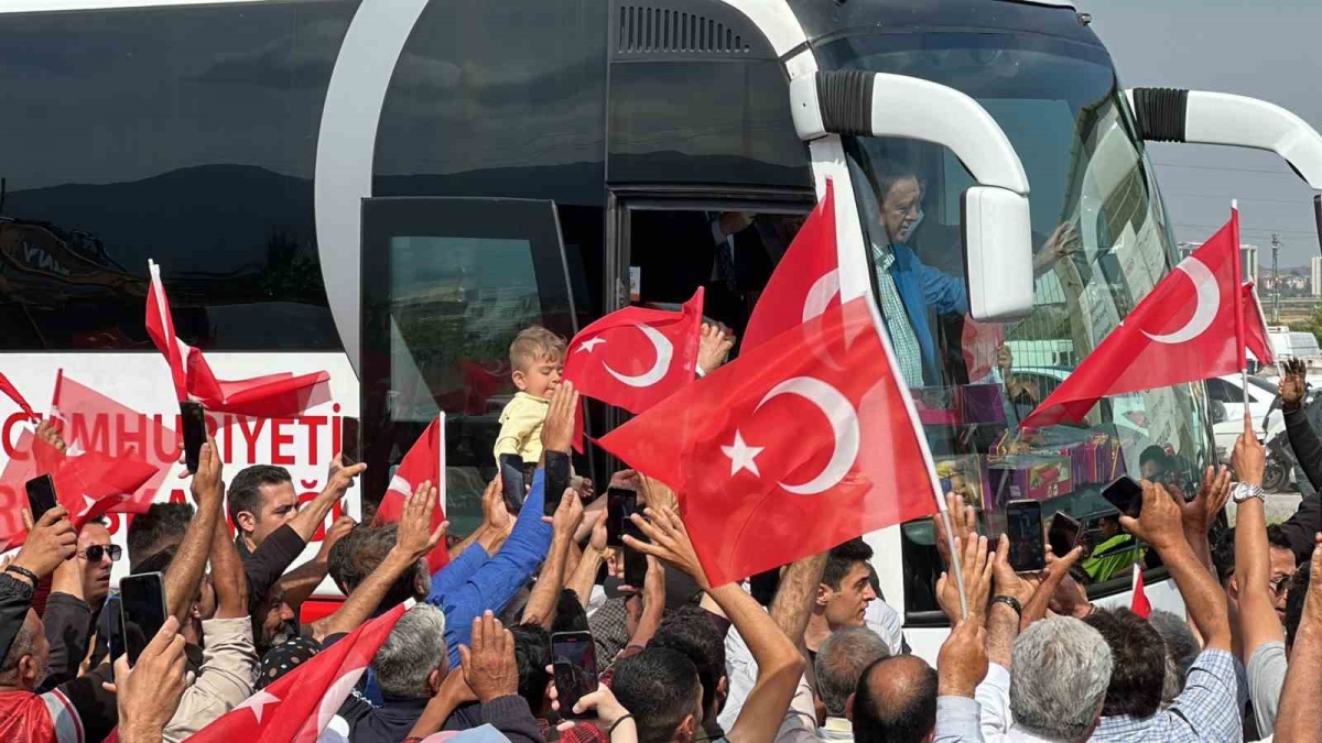 Cumhurbaşkanı Erdoğan’a Hatay’da sevgi seli
