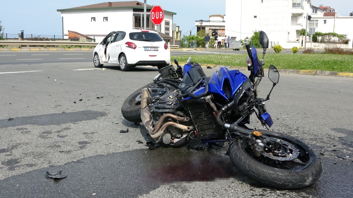 Ordu’da motosiklet ile otomobil çarpıştı: 2 yaralı   