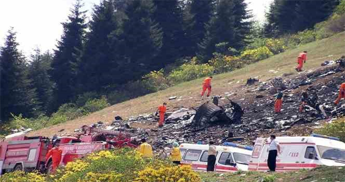 Trabzon’daki uçak kazasında ölen Askerlerin cenazelerinin tespitindeki kriz istifa getirdi