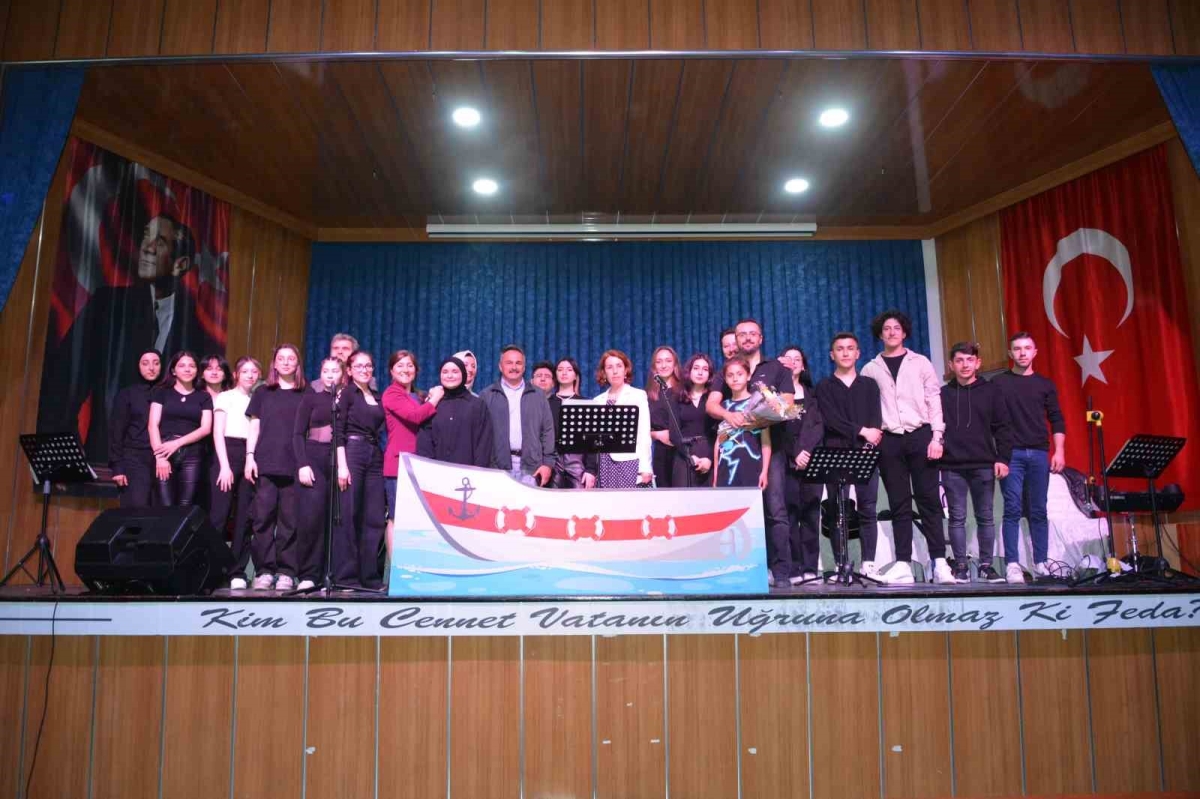 Lise öğrencilerinden Karadeniz konseri
