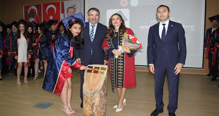 Suşehri Sağlık Yüksek Okulundan 139 hemşire adayı mezun oldu