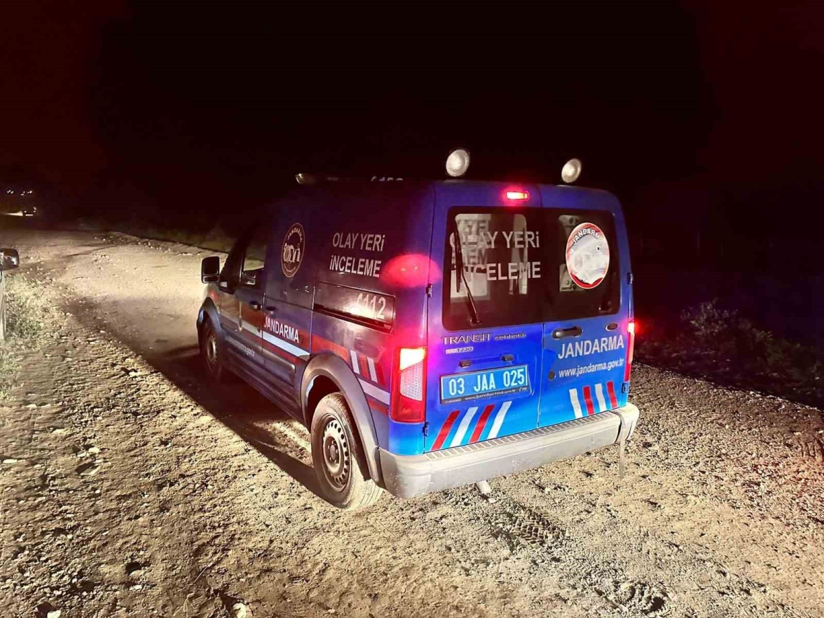 Tarlaya çalışmaya giden çiftçi ot biçme makinasında feci şekilde can verdi
