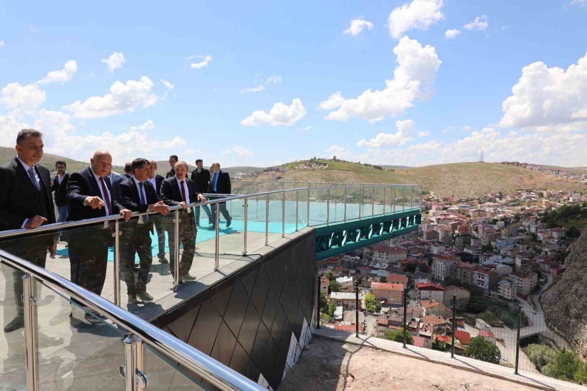 Vizyon projelerinden birisi olan seyir terası tamamlandı
