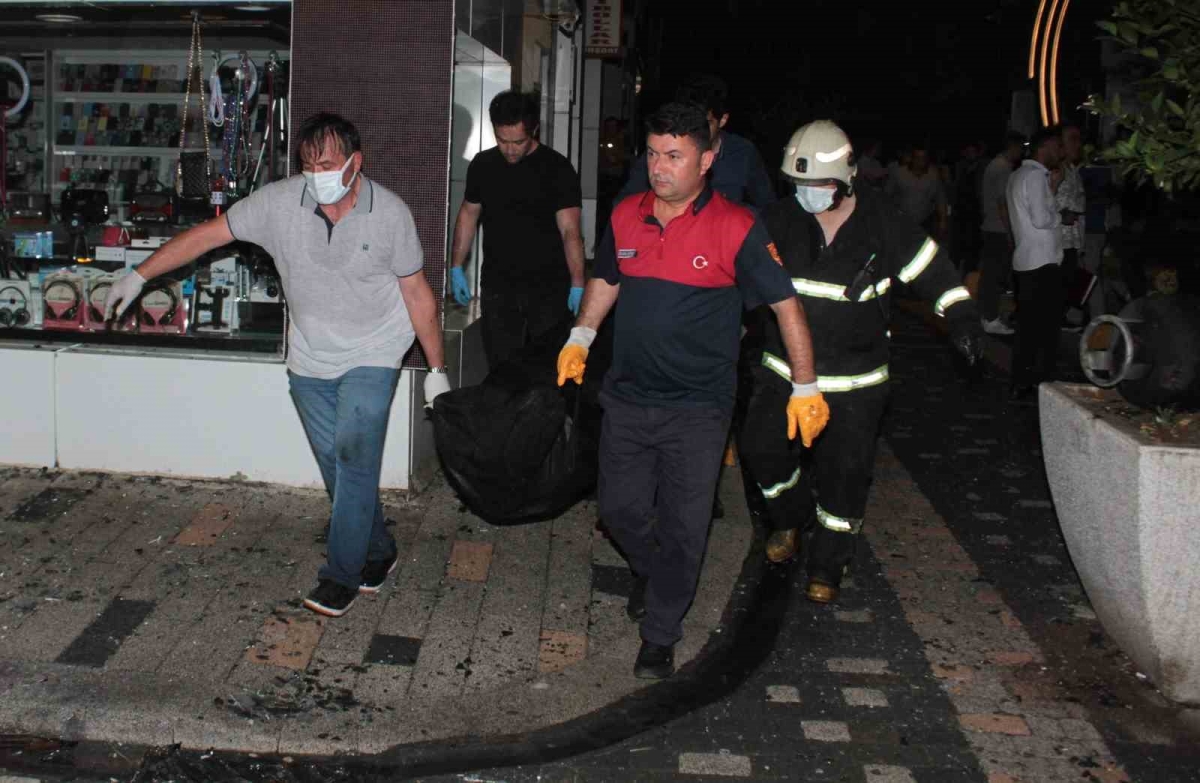 Yangında yaşlı adam hayatını kaybetti
