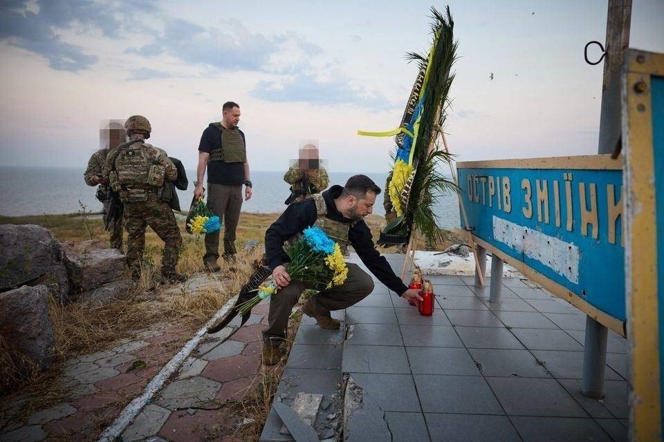 Zelenskiy’den Karadeniz’deki Yılan Adası’na ziyaret
