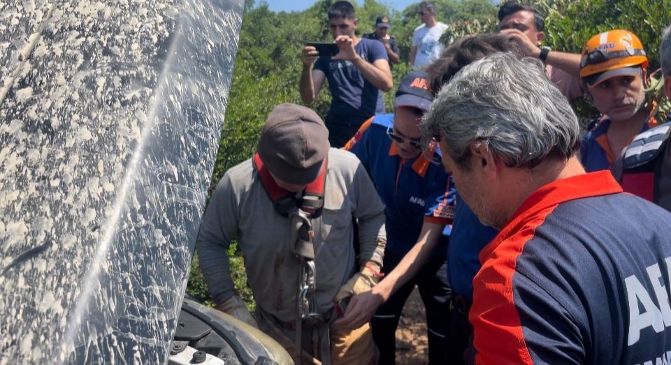 Mağarada hazine ararken mahsur kaldılar
