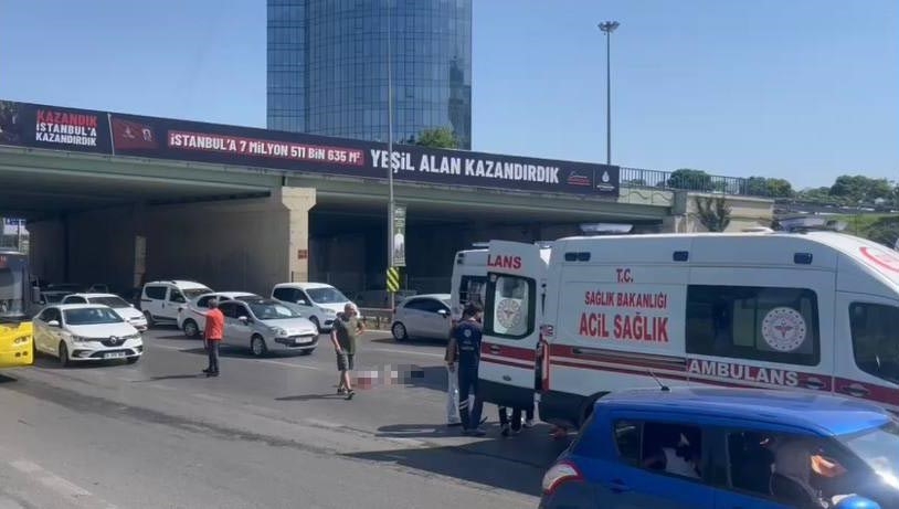Maltepe E-5’te yolun karşısına geçmek isteyen yaşlı adam canından oldu
