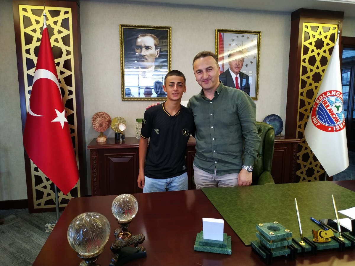 Altı gün sonra enkazdan çıkarılan Baran Bulancak Belediyesini ziyaret etti