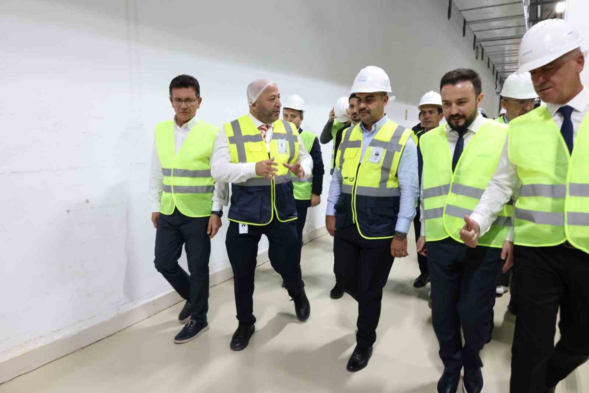 Bakan Kacır, CW Enerji tesislerini inceledi
