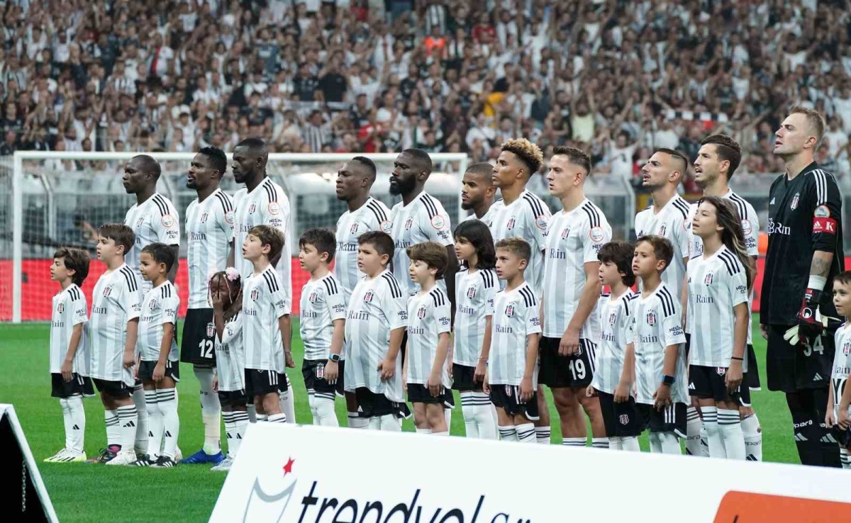 Beşiktaş, Dinamo Kiev maçları için UEFA’ya kadro bildirdi
