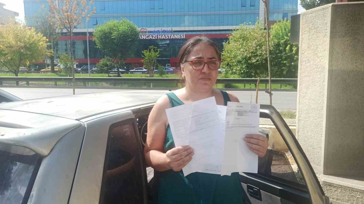 Karın ağrısı ile hastaneye gitti, anneliğini kaybetti
