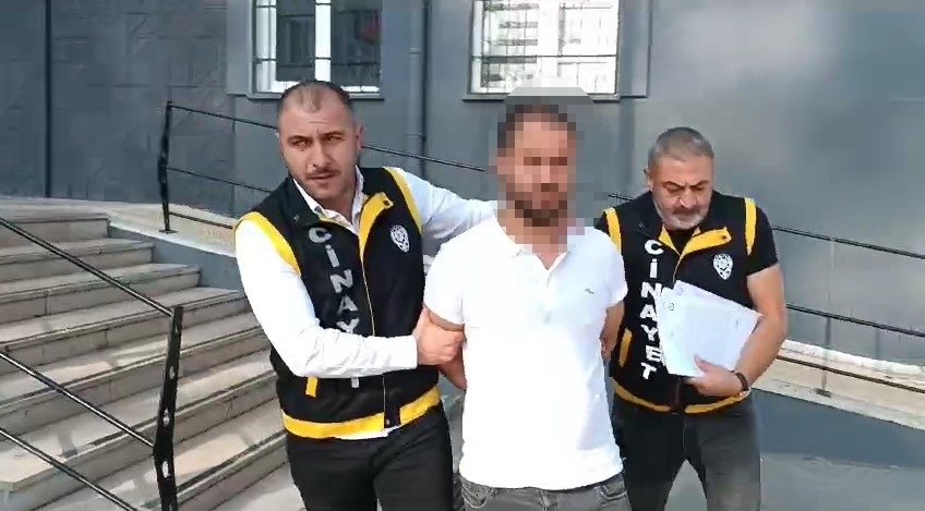 Evimi boşalt dediği için ev sahibini öldürdü
