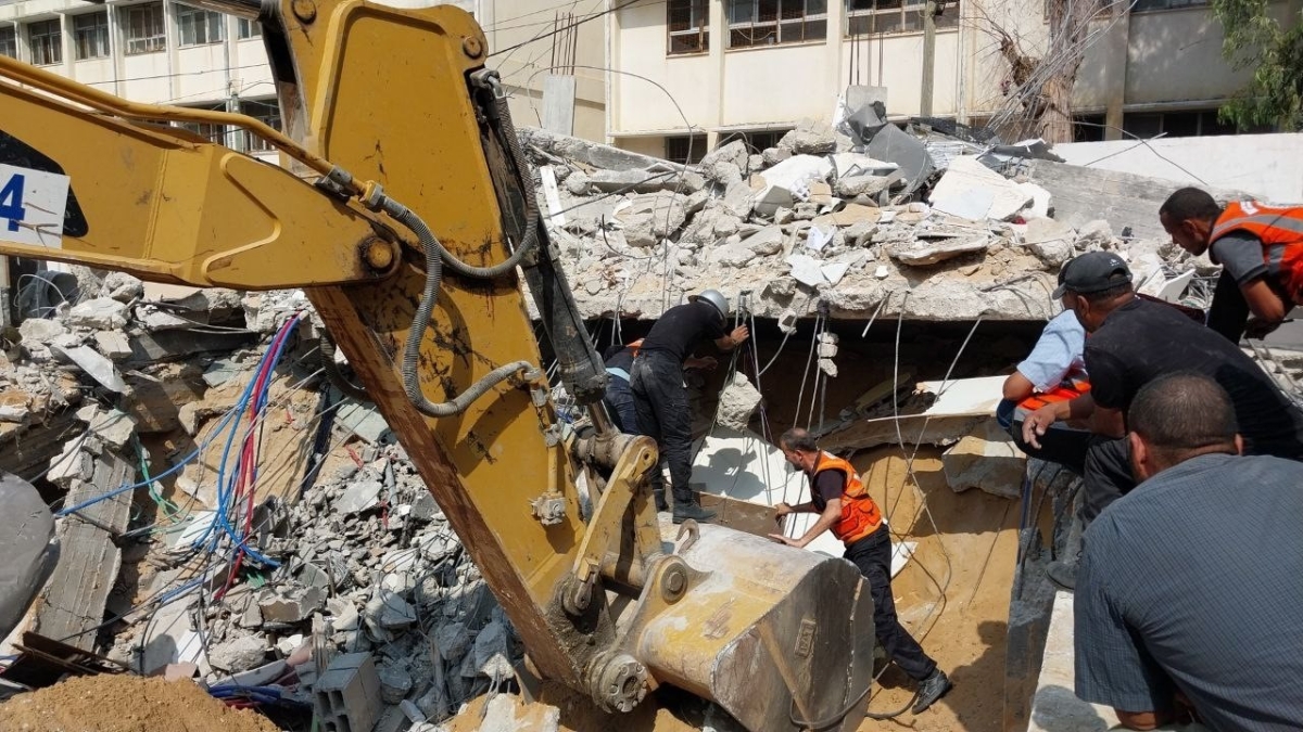 Gazze’deki enkazlarda arama-kurtarma çalışmaları devam ediyor
