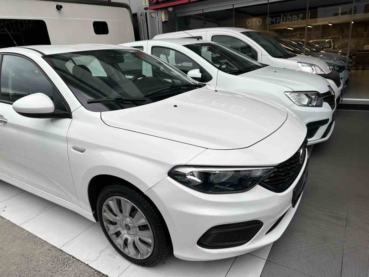 İkinci el otomobilde fiyatlar düşmeye devam ediyor
