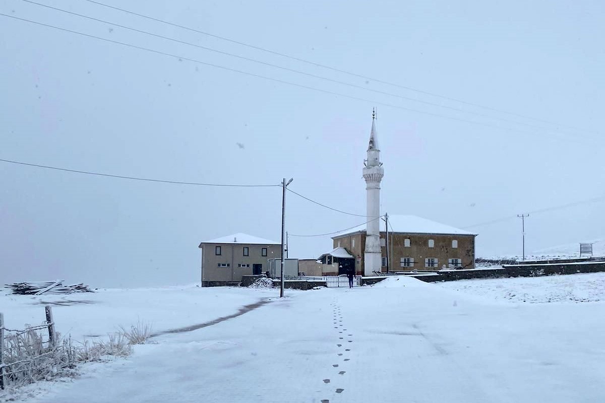 Gümüşhane’nin yüksekleri beyaza büründü
