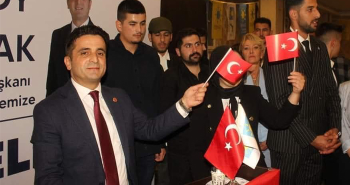 Bora Kılıç, Çekmeköy Belediye Başkanlığına aday adaylığını açıkladı