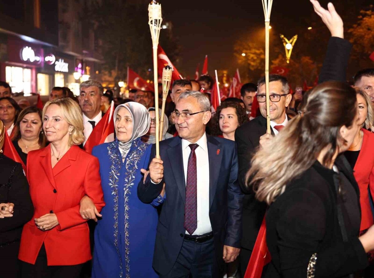 Kütahya’da fener alayı coşkusu

