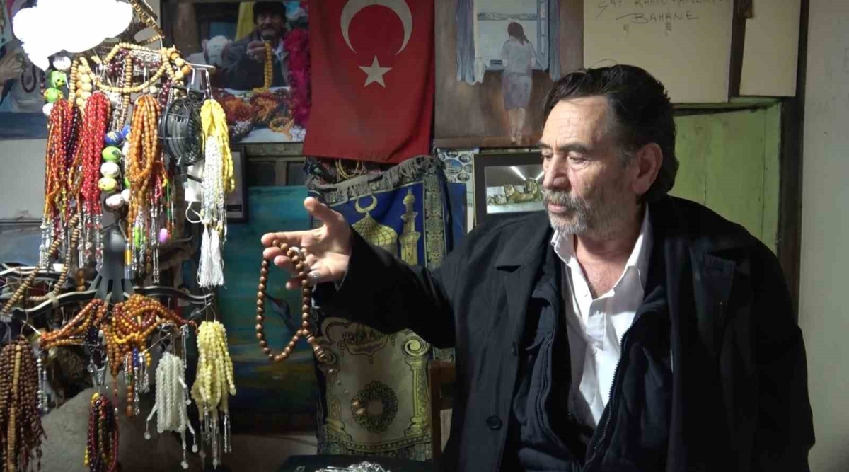 Bu tespih elleri dezenfekte ediyor

