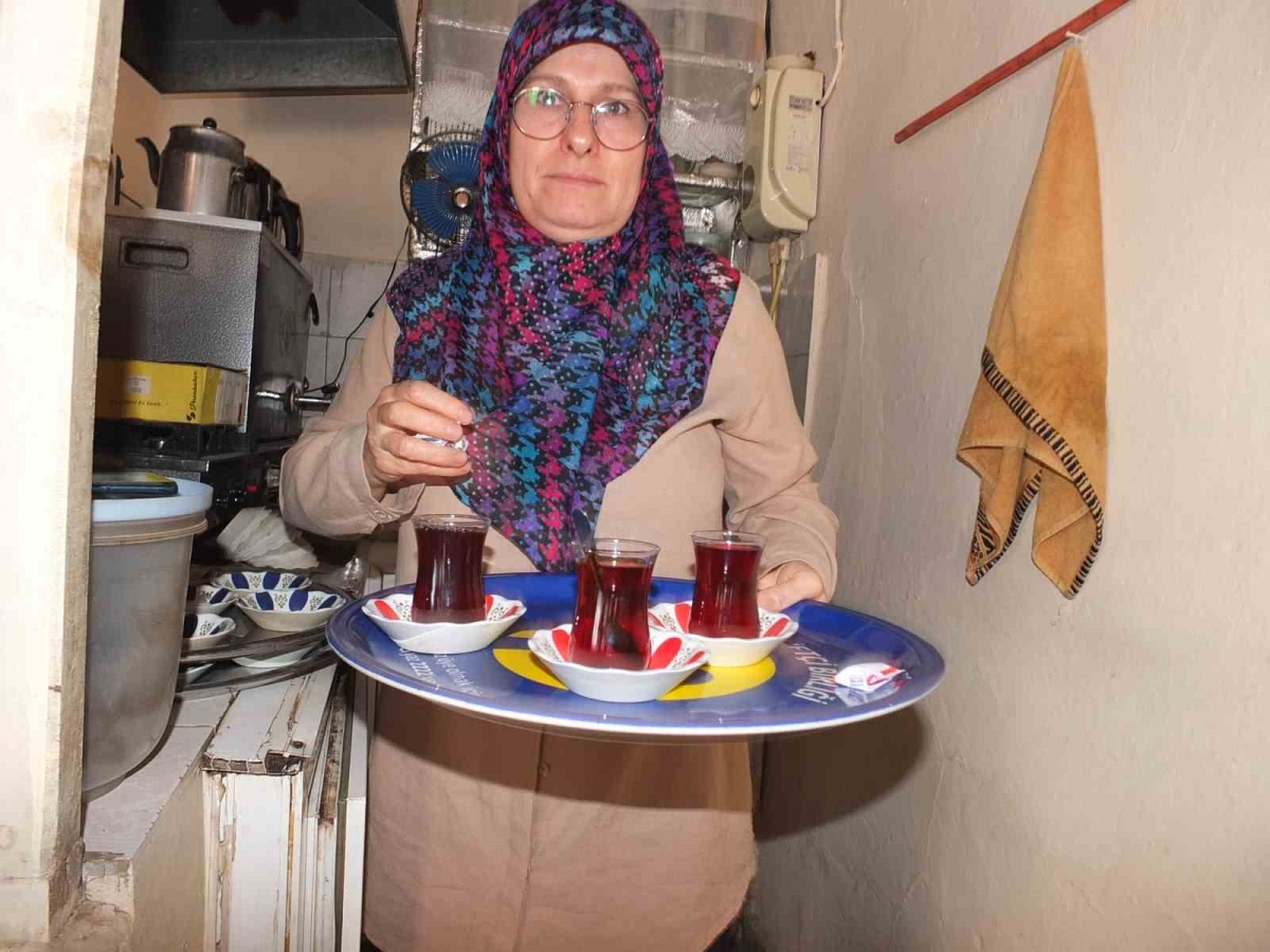 Balıkesir’de  köy kahvehanelerini kadınlar çalıştırıyor
