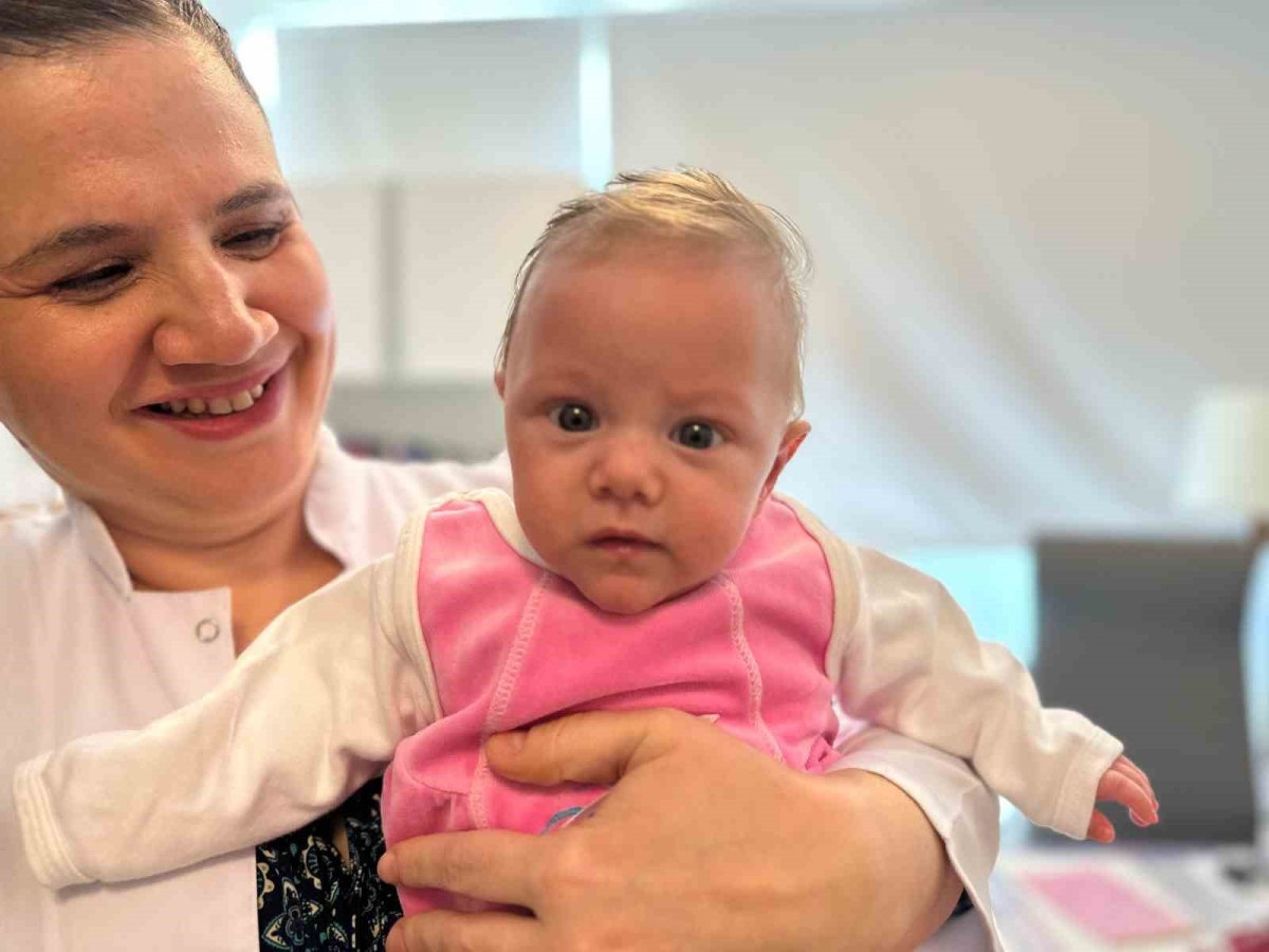 500 gram doğan Nisan bebek ailesine kavuştu
