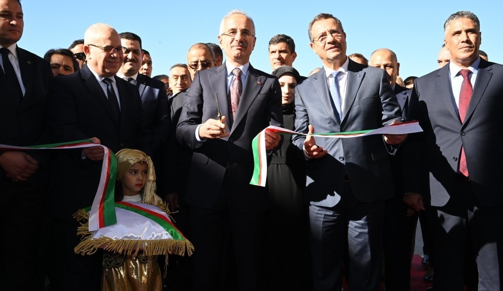 Ulaştırma ve Altyapı Bakanı Uraloğlu Cezayir’de
