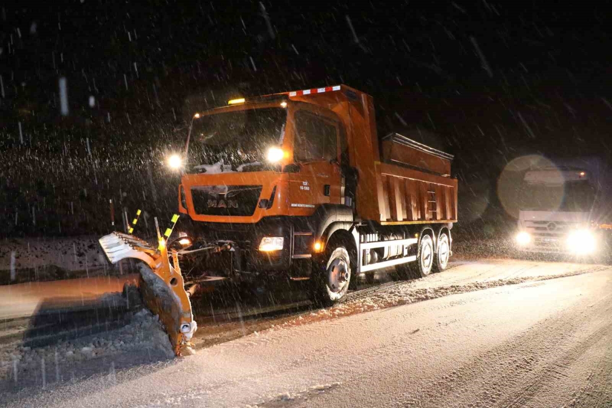 Yüksek kesimlerde kar yağışı etkili oldu
