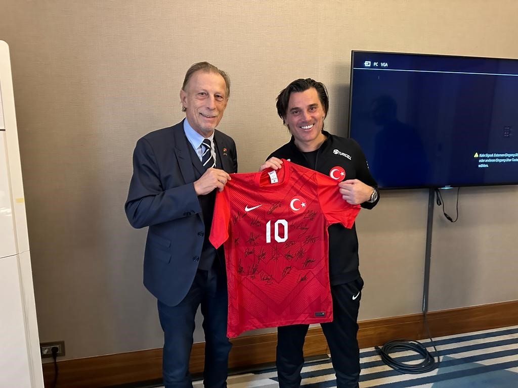 Christoph Daum’dan Almanya’daki A Milli Futbol Takımı’na ziyaret
