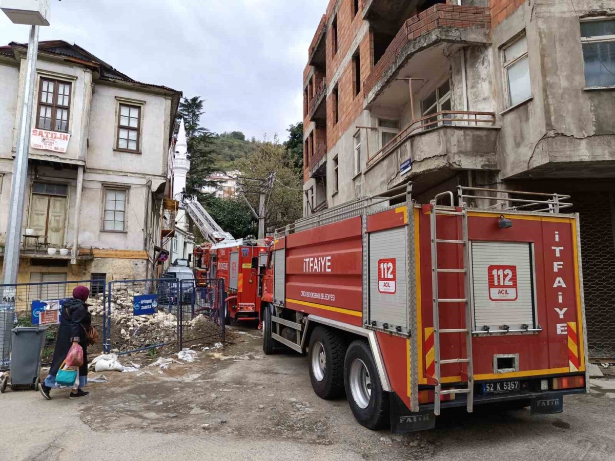 Ordu’da çatı yangını ekipleri harekete geçirdi
