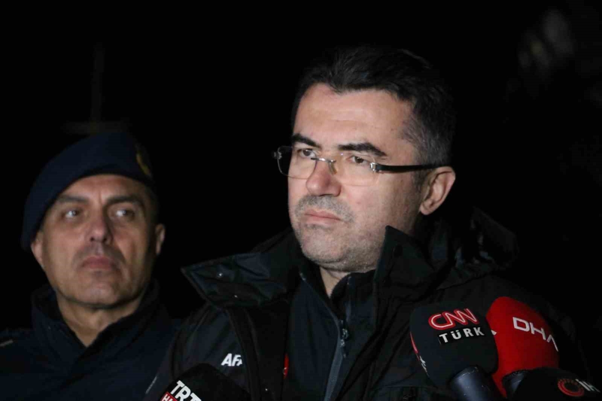 Kayıp 11 mürettebatı arama çalışmaları karadan ve denizden devam edecek
