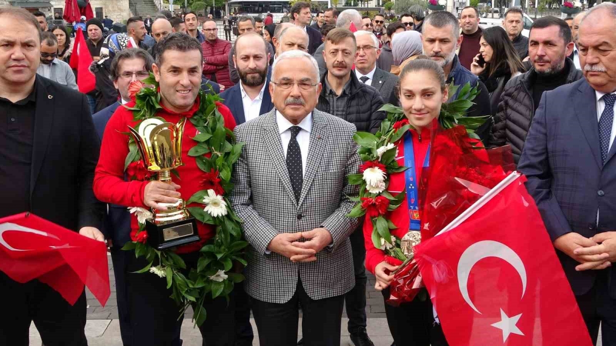 Avrupa şampiyonu Gamze’ye görkemli karşılama
