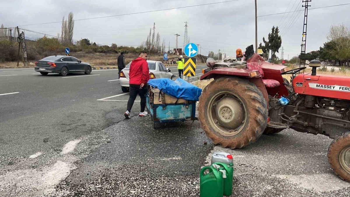 D100’de otomobil ile traktör çarpıştı: 1 yaralı
