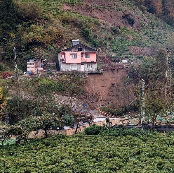 Rize’de heyelan
