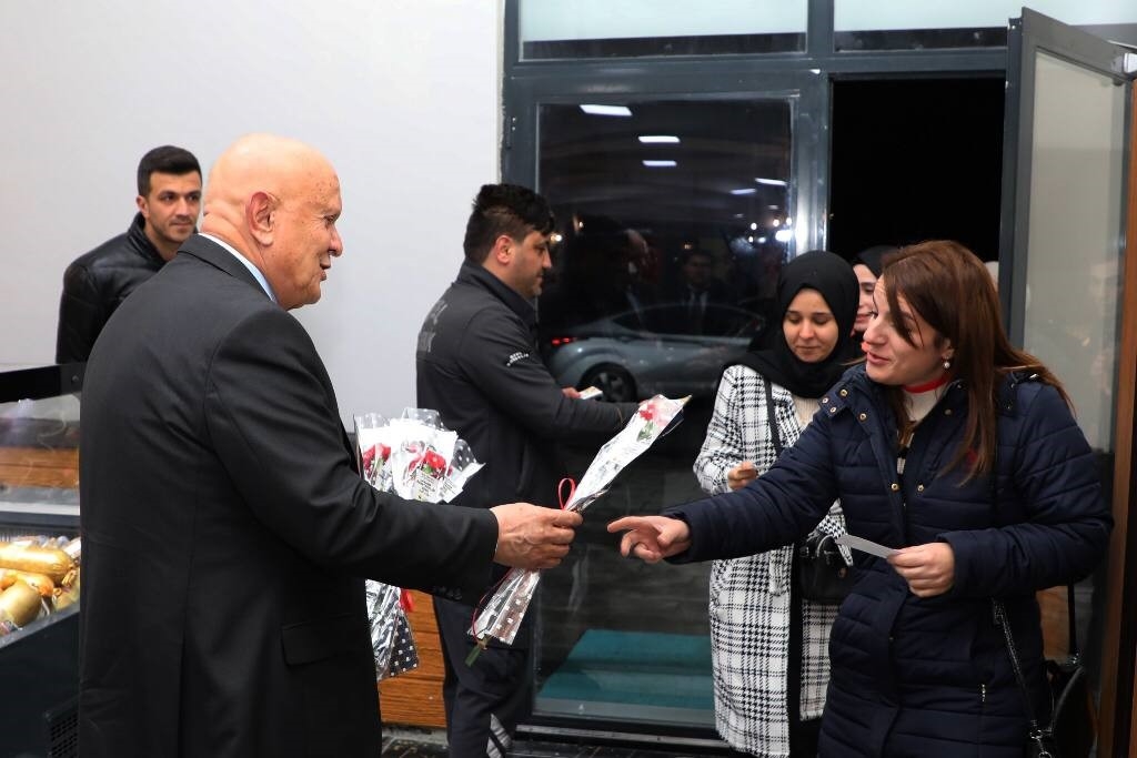 Bayburt Belediyesi 24 Kasım’da öğretmenleri unutmadı
