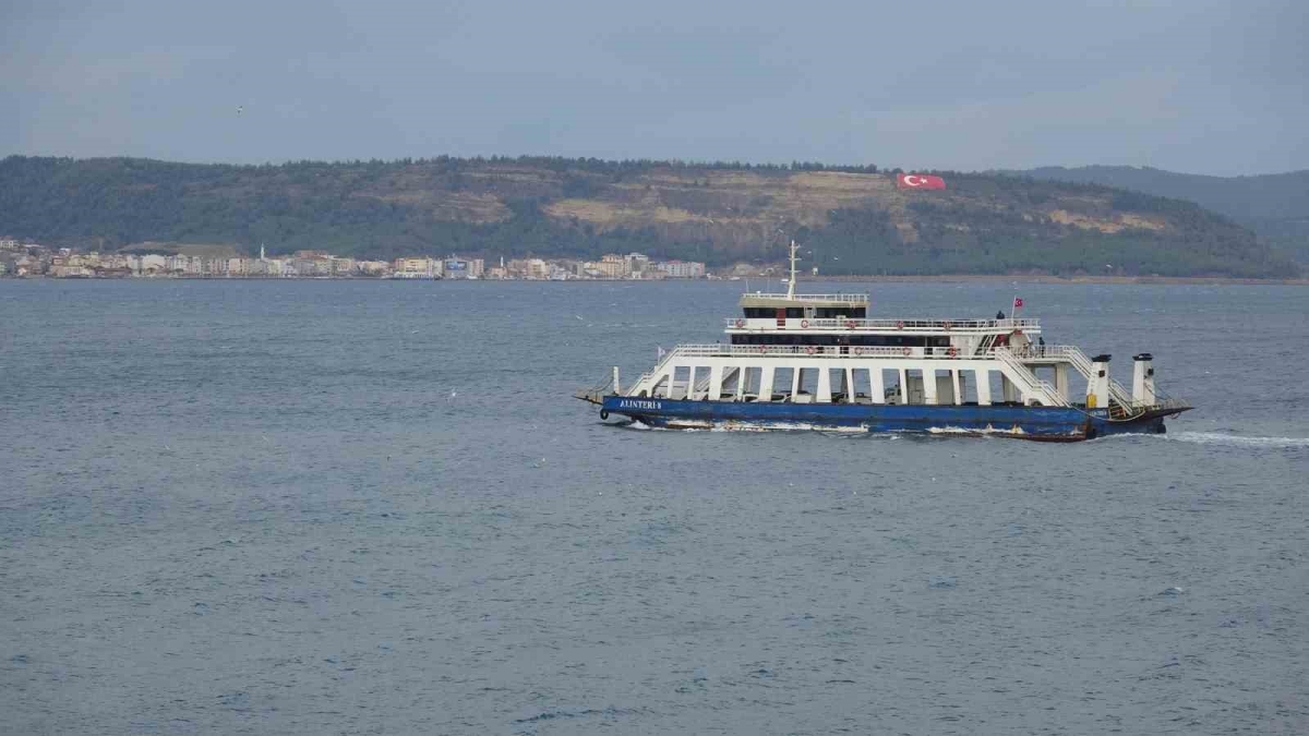 Bozcaada ve Gökçeada’ya tüm feribot seferleri iptal edildi
