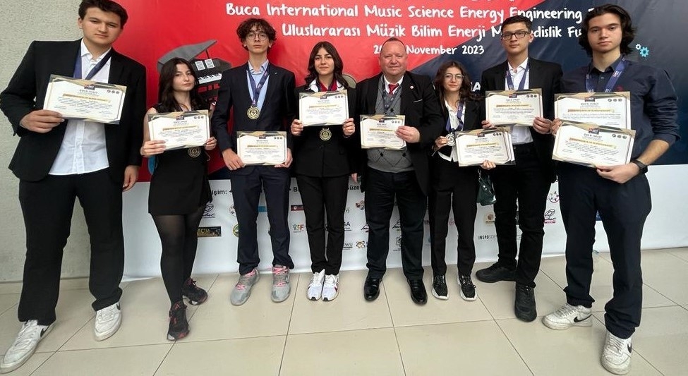 Eskişehir Fatih fen Lisesi projesiyle dünya birincisi oldu
