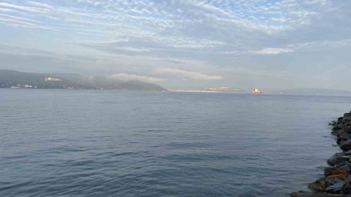 Çanakkale Boğazı sis nedeniyle transit gemi geçişlerine kapatıldı
