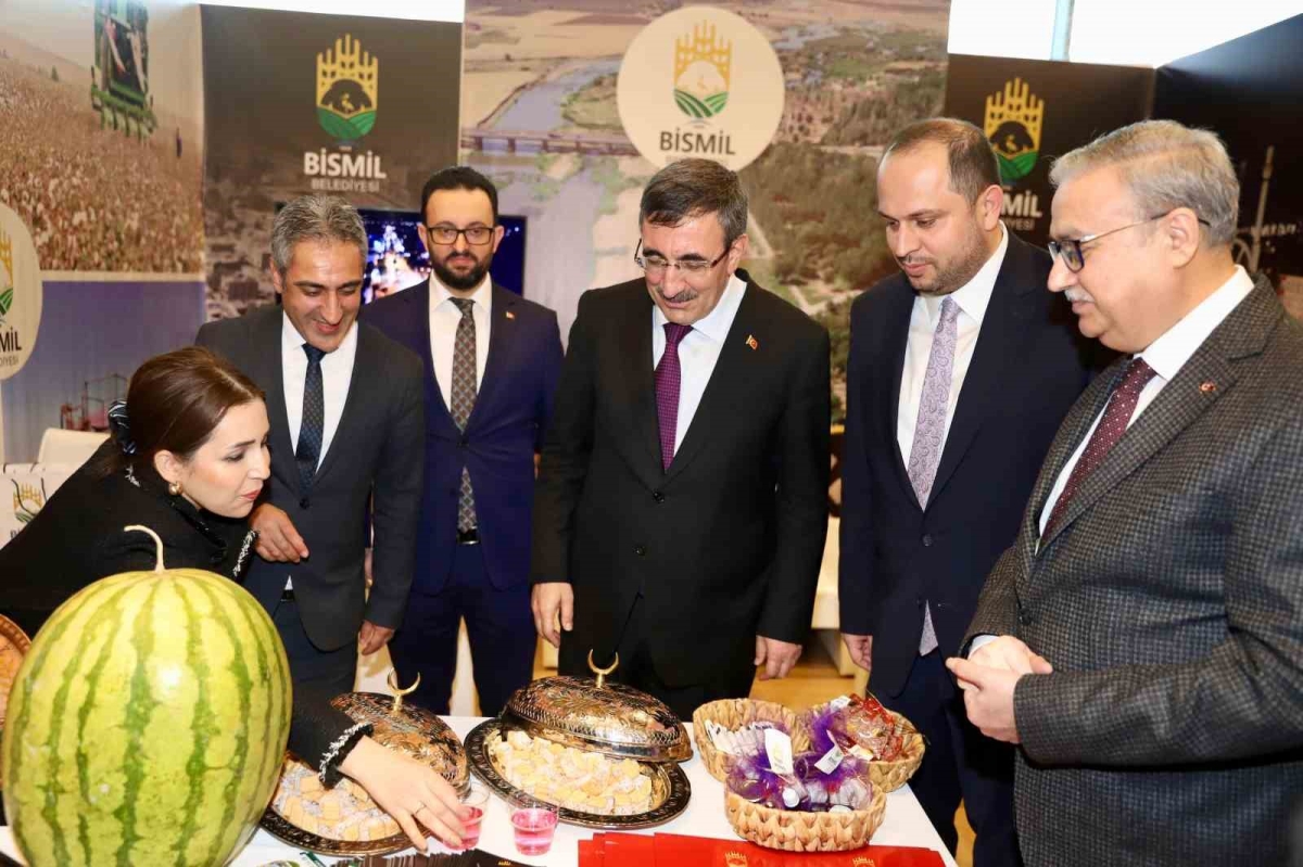 Cumhurbaşkanı Yardımcısı Yılmaz Diyarbakır Tanıtım Günleri’ni ziyaret etti
