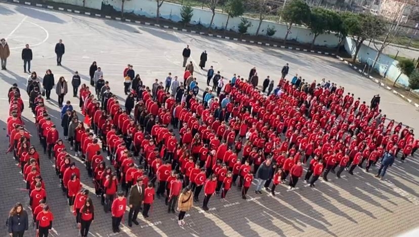 Öğrencilerden şehitlere vefa
