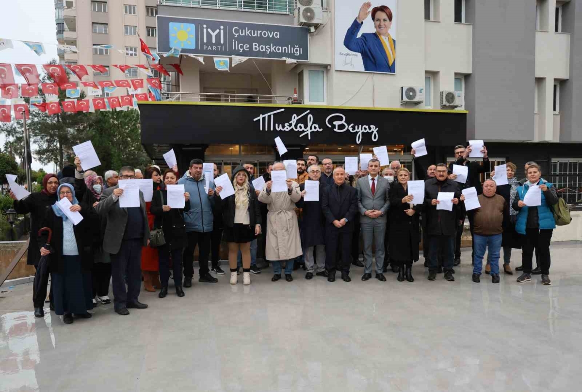 İYİ Parti’den 130 kişi istifa etti
