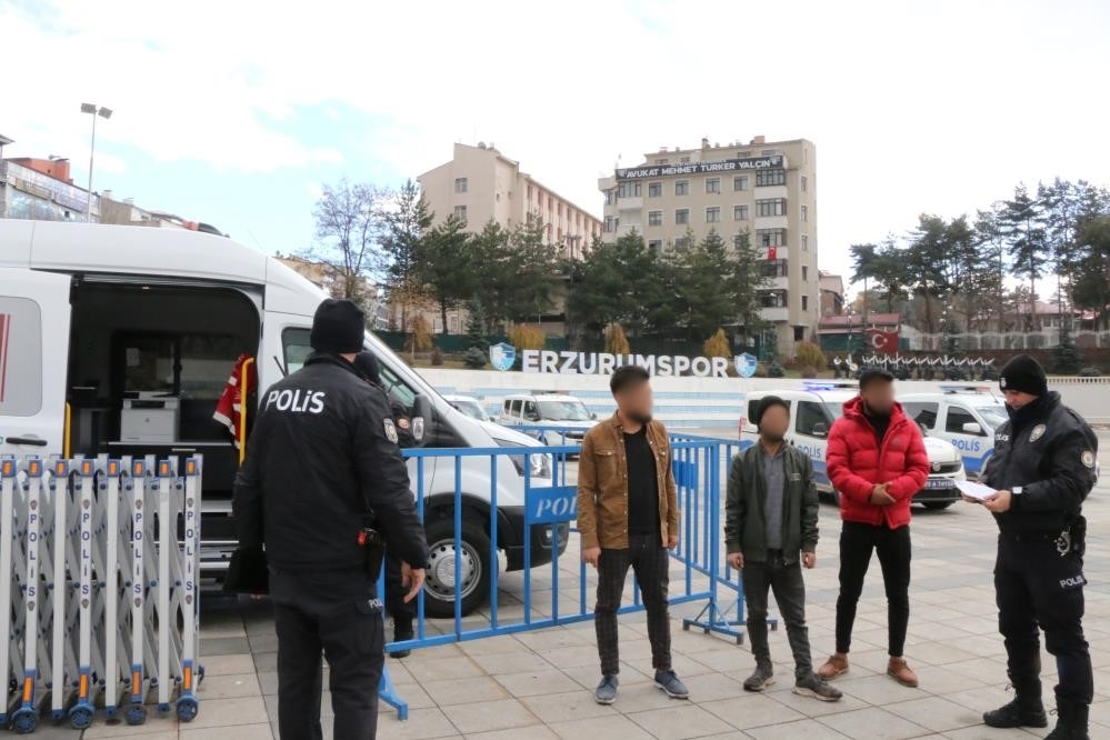 8 bin 357 kişi sınır dışı edildi
