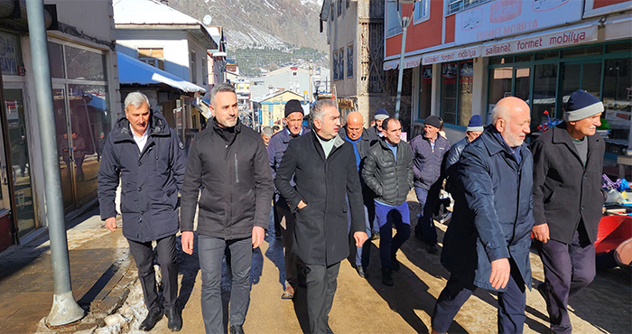 Şebinkarahisar'da AK Partinin Belediye Başkan Aday Adayları sahada
