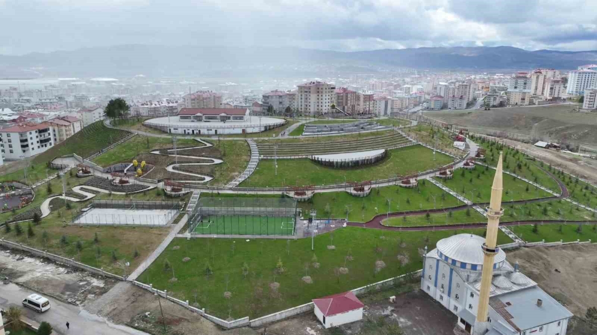Heyecanla bekleniyordu, o park hizmete açıldı

