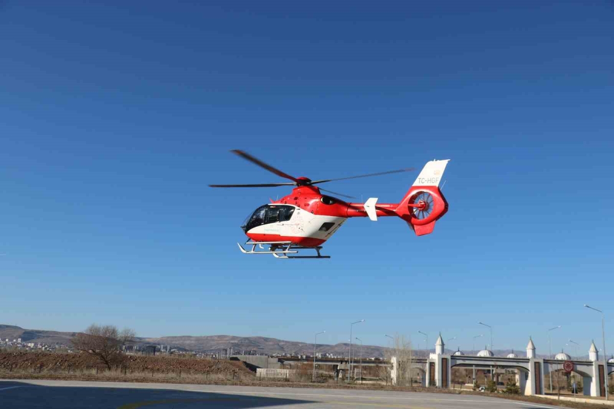 Giresun, Tokat ve Erzincan’a hizmet verecek ambulans helikopter Sivas’ta
