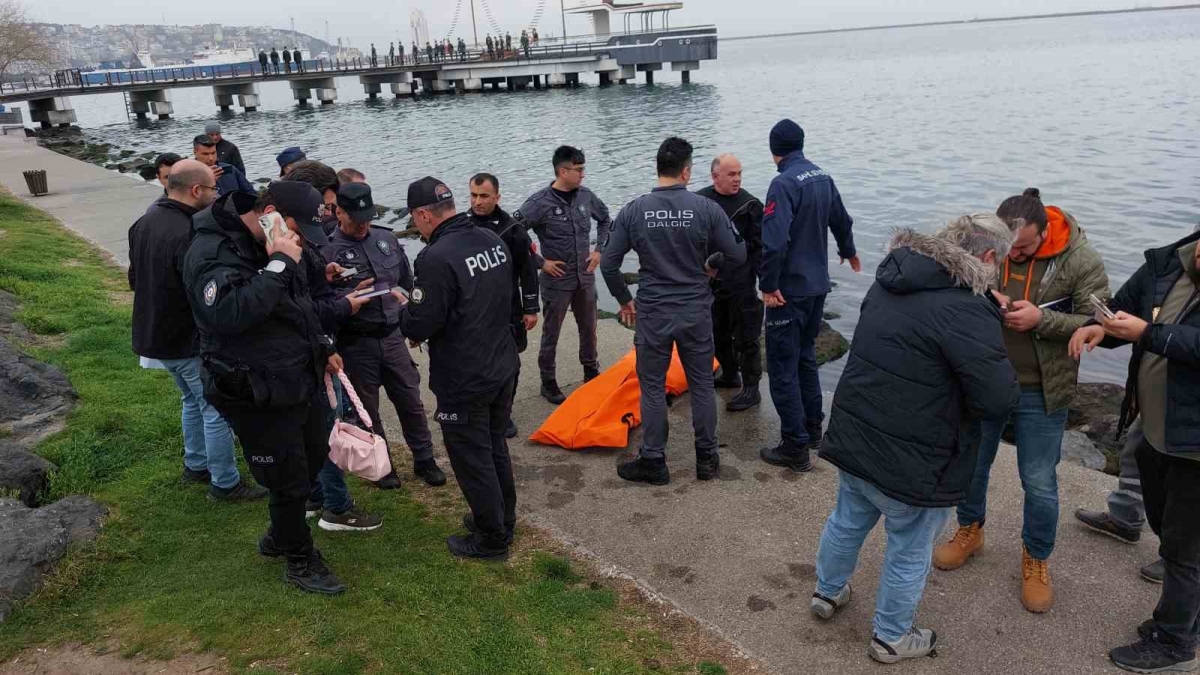 Yaşlı kadın denizde ölü bulundu
