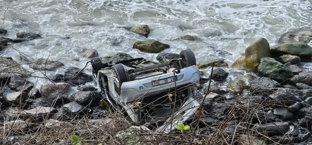 Giresun’da otomobil denize uçtu: 1 ölü
