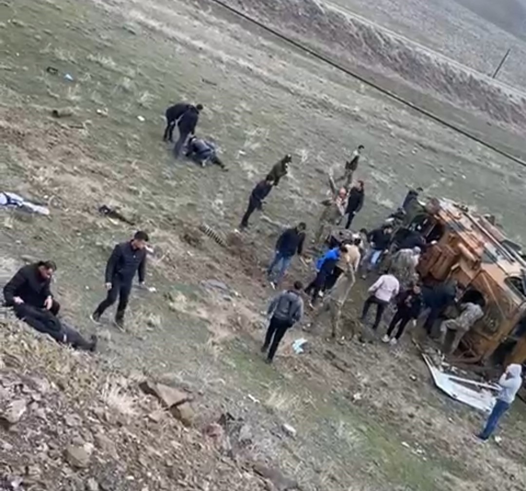 Van’da askeri araç kaza yaptı: 6 yaralı
