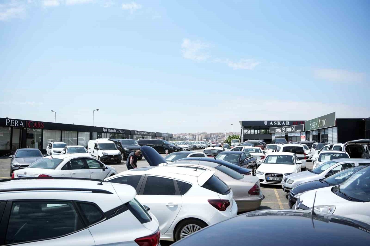 İkinci el otomobil piyasasında fiyatlar son 1 yılda yüzde 30 düştü
